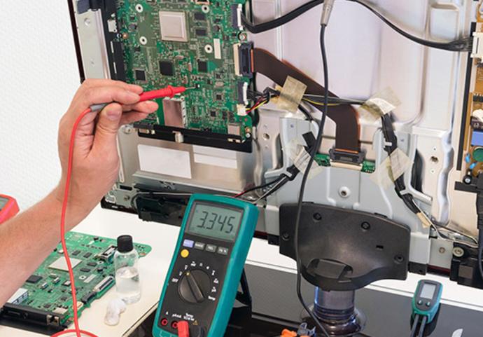 Maintain Medtronic Computer Tomography Motherboard Functional failures are mostly caused by chip damage. The interface part of the general circuit board is most vulnerable to the impact of harmful pulses of the power grid, lightning, and industrial spark pulses